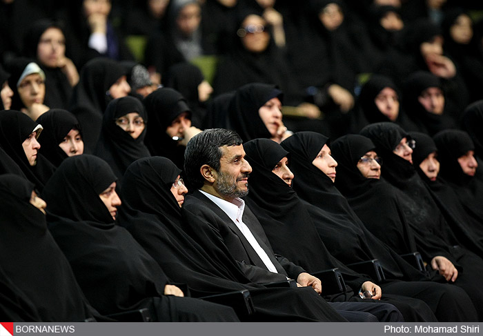 مجری فریبا علومی یزدی- روز زن